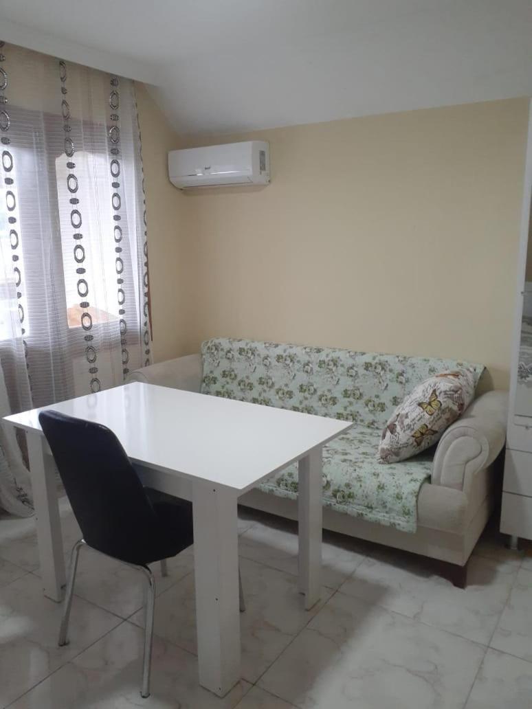 Guest House "Sulo" Kobuleti Exterior photo